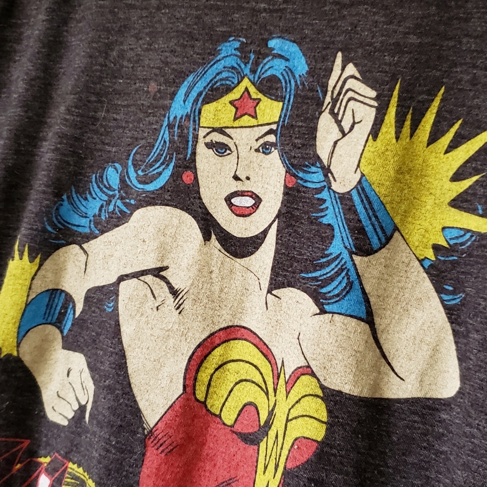 WONDER WOMAN! T shirt size Medium
